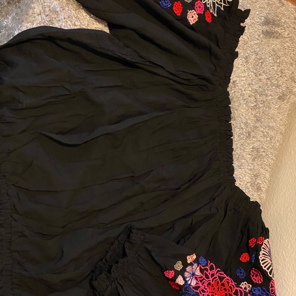 Solitaire Off-shoulder blouse - Picture 5 of 9